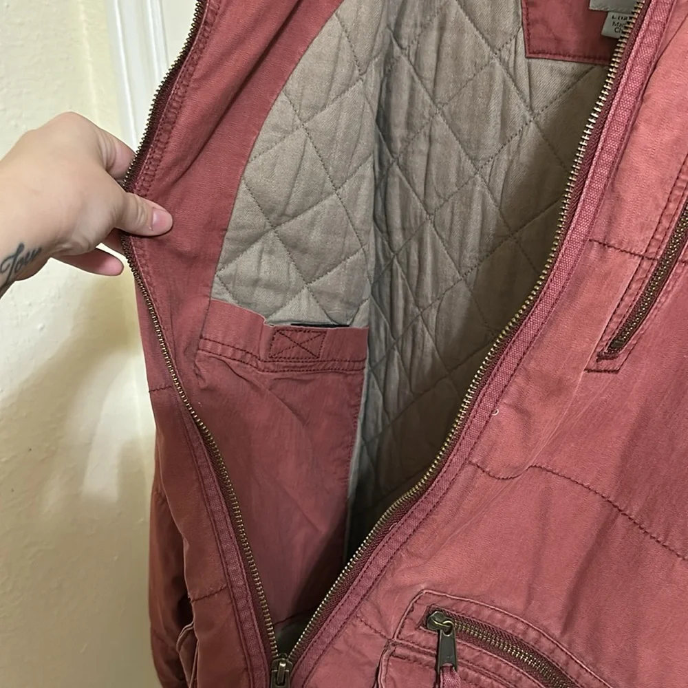 Carhartt Women’s Quilted Hooded Jacket - Rosewood - Picture 5 of 5